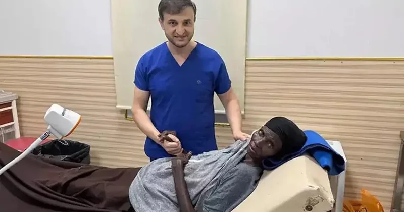 Türk hekimden Somali de bir ilk! Kanser hastasına umut oldu