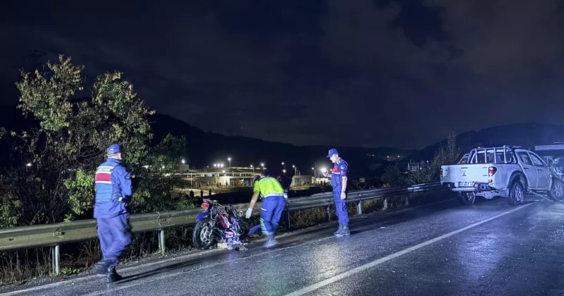 İzmir de pikap ile elektrikli bisiklet çarpıştı! 1 ölü, 1 ağır yaralı