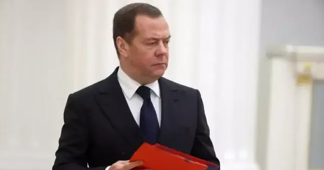 Rusya Güvenlik Konseyi Başkan Yardımcısı Medvedev: Fransa da Cumhurbaşkanı yerine Kiev in avukatı var Dünya Haberleri