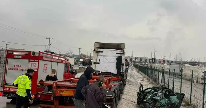 Gemlik Serbest Bölge yolunda kaza: 1 ağır yaralı