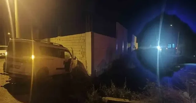 İki hafif ticari aracın çarpıştığı kazada can kaybı Adana Haberleri