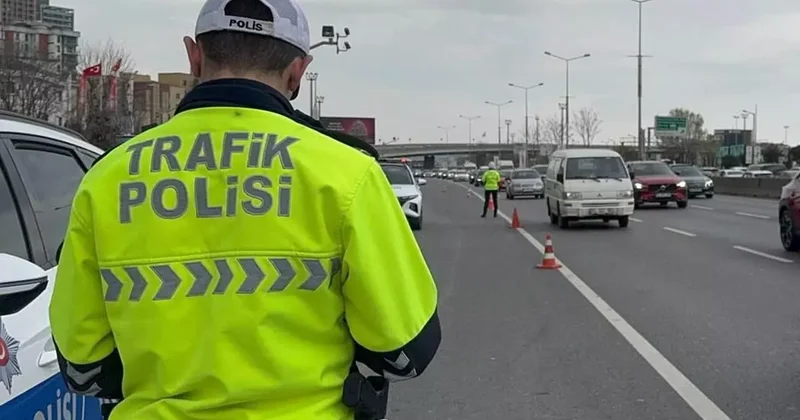 Cezası 1 yıldan 3 yıla kadar hapis! Ehliyet sahipleri trafikte dikkat...