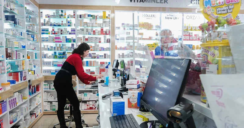 Kur beklentisi nedeniyle depolardan ilaç alınamıyor, vatandaş eczanelerden eli boş dönüyor