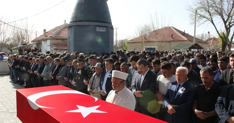 Kazada şehit olan Uzman Çavuşla ilgili kahreden detay ortaya çıktı! Olaydan 2 saat önce ikiz çocuklarının fotoğrafını istemiş