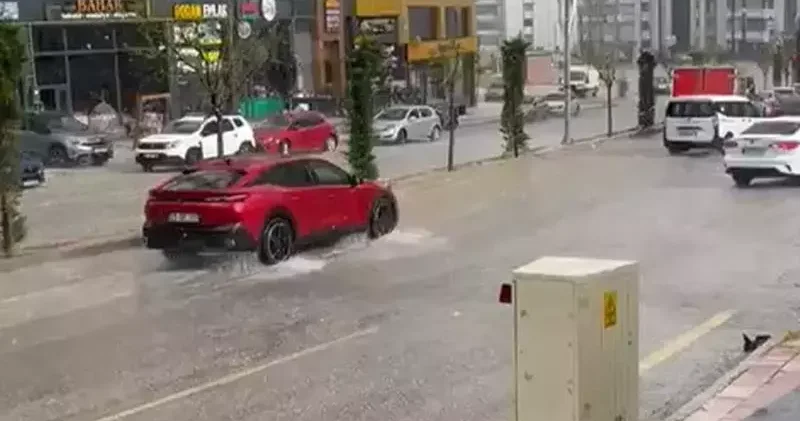Elazığ da sağanak ve dolu etkili oldu