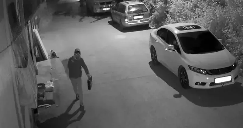 Duvarlarına tırmanıp girdiği 2 evden 400 metrelik elektrik kablosu çalan şüpheli tutuklandı