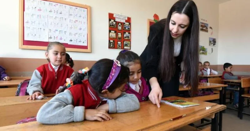 Öğretmenlerin il içi isteğe bağlı yer değiştirme başvuruları başlıyor