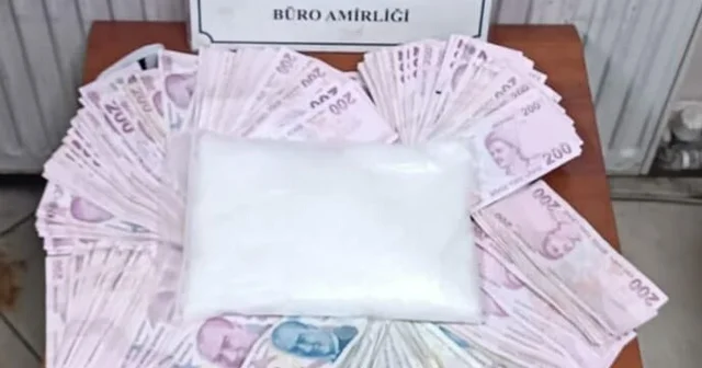 Üzerlerinden metamfetamin çıktı; 2 gözaltı İzmir Haberleri