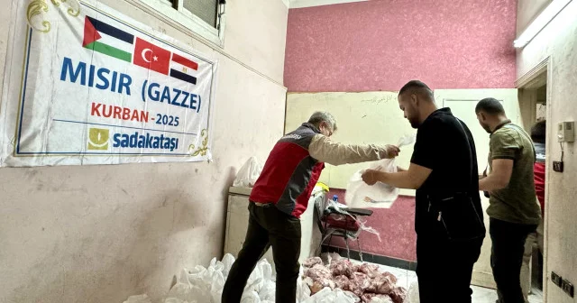 Sadakataşı Derneği nden Kurban Bayramı seferberliği: Mısır daki Filistinlilere kurban eti dağıtımı yaptı Dünya Haberleri