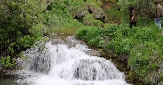 Sırakayalar Şelalesi görenleri kendine hayran bırakıyor VİDEO İZLE
