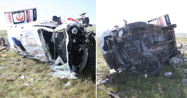 Kars ta ambulans şarampole devrildi: 4 sağlıkçı yaralandı Kars Haberleri