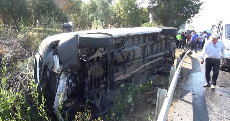 Antalya da tur minibüsü devrildi, 5 turist yaralandı