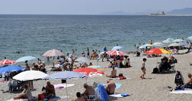Antalya da bayramın 3 üncü gününde, sahil ve mesire alanlarında yoğunluk Antalya Haberleri