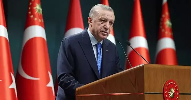 İletişim Başkanlığı: Cumhurbaşkanı Recep Tayyip Erdoğan, Pakistan Başbakanı Şahbaz Şerif ile bir telefon görüşmesi gerçekleştirdi