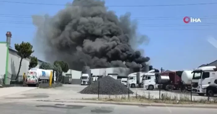 Kocaeli’de fabrika yangını