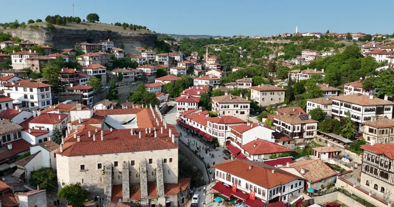 Tarihi Osmanlı kasabaları Taraklı ve Safranbolu da bayram yoğunluğu
