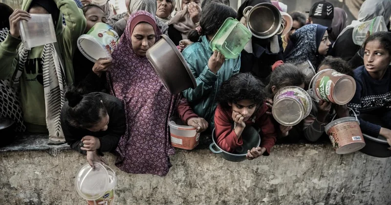 UNRWA: Gazze de siviller, yiyecek almak için gittikleri merkezlerde saldırıya maruz kalıyor