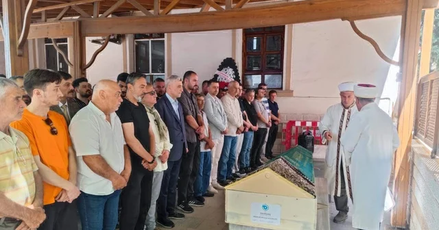 Bakan Bolat, eşinin teyzesinin cenazesine katıldı Tekirdağ Haberleri