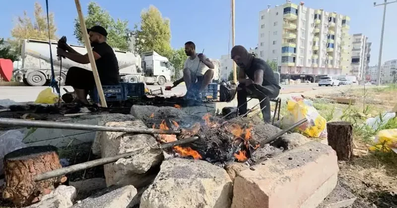 Kurban Bayramı nda aralıksız çalışıyorlar! Demirci ustalarının kelle paça mesaisi