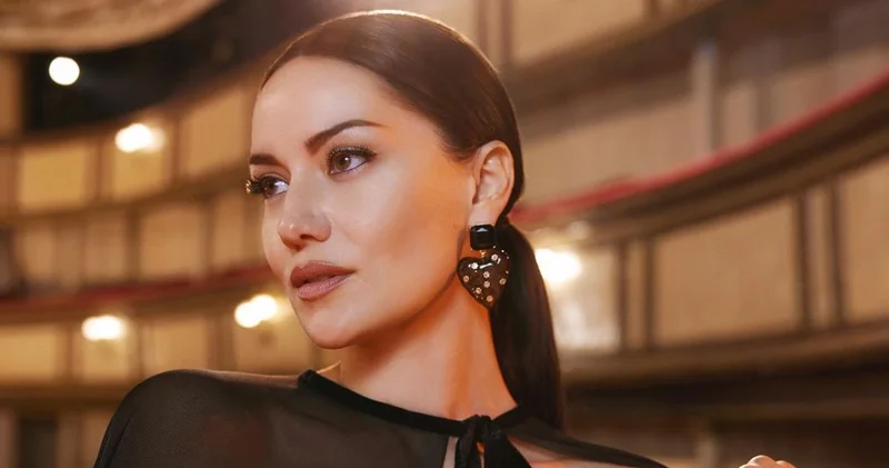 Fahriye Evcen o dizi ile ekranlara geri dönüyor!