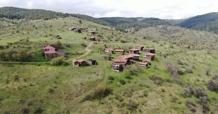 Kastamonu nun tarihi köy evlerinin mimarisi, doğal güzelliğiyle büyülüyor