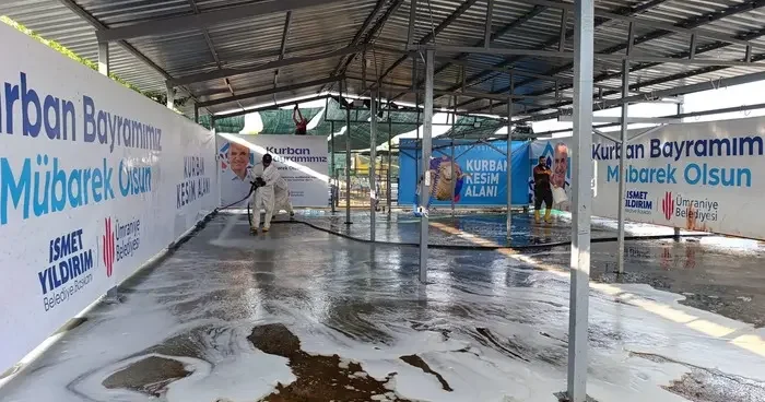 Ümraniye de kurban temizliği ve dezenfeksiyon çalışmaları başladı