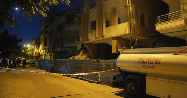 Avcılar da korku dolu anlar: 6 katlı binada kısmi çökme meydana geldi! Çevredeki apartmanlar boşaltıldı İstanbul Haberleri