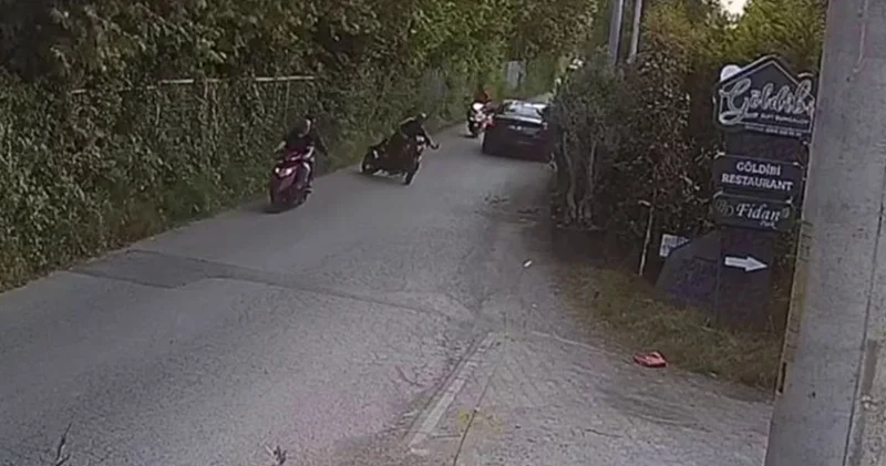 Kasksız sürüş canına mal oluyordu: O anlar kamerada