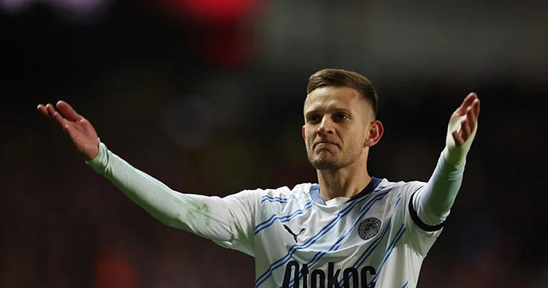 Fenerbahçe ye resmi teklif hazırlığı: Sebastian Szymanski ye talip çıktı