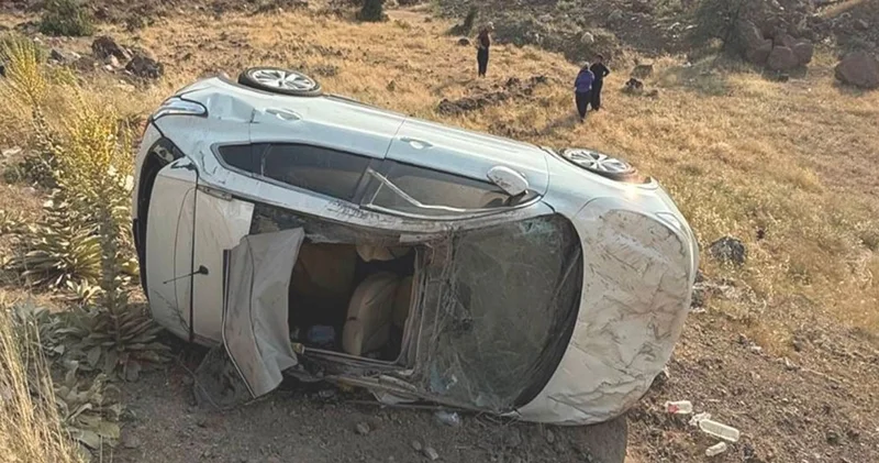 Otomobiller çarpıştı: 1 i çocuk 5 kişi yaralandı