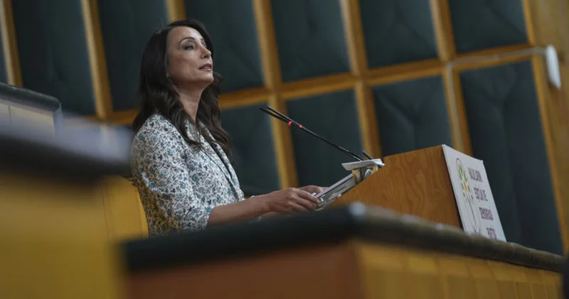 Son dakika: Tülay Hatimoğulları: Barışın kapılarının ardına kadar açılmasını canı gönülden temenni ediyoruz Son dakika haberleri