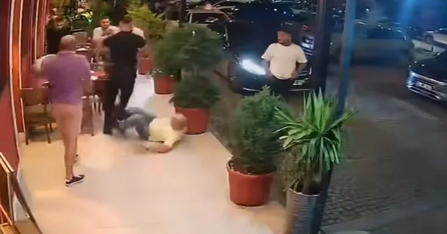 İş yerinde 2 kişinin yaralandığı silahlı saldırı kamerada Samsun Haberleri