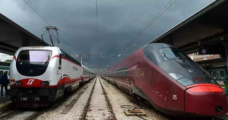 İtalya da demir yolu çalışanları greve gitti