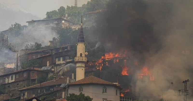 Yangın korkuttu, onların kapısına koştular