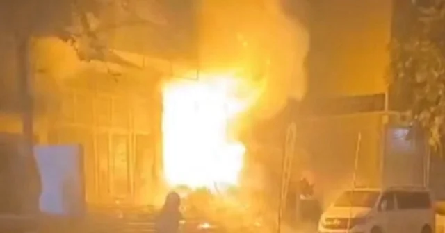 Havai fişek satılan dükkandaki yangın 3 saatte söndürüldü VİDEO İZLE