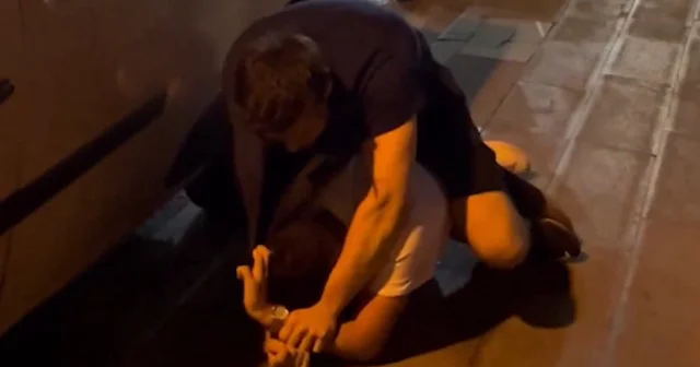 Sosyal medya fenomenlerinin tartışması Üsküdar’da yumruklu kavgaya dönüştü VİDEO İZLE