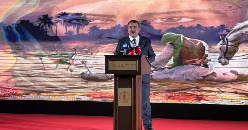 Bakan Tekin, muharrem ayı dolayısıyla düzenlenen iftar programına katıldı