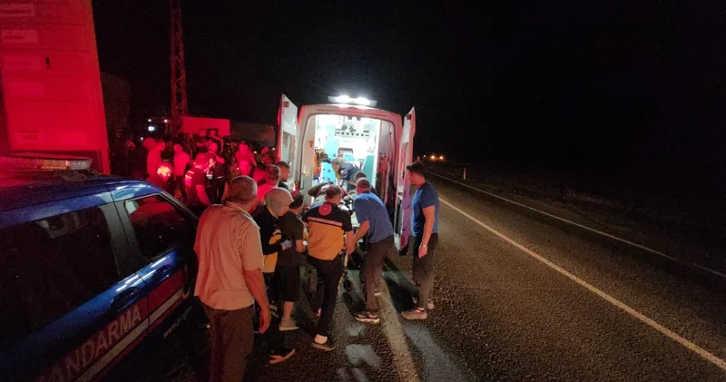 Taksi ve kamyonet birbirine girdi: 4 yaralı