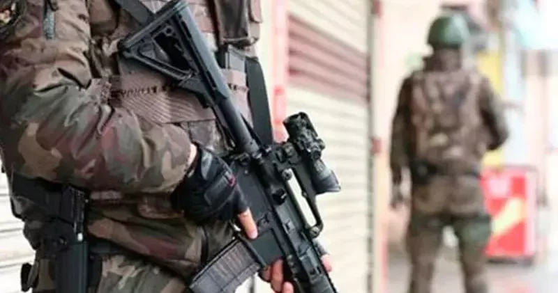 Büyük çoğunluğu daha önce Dışişleri’nden uzaklaştırılmış olan 19 şahıs ve yakınlarına operasyon gerçekleştirildi