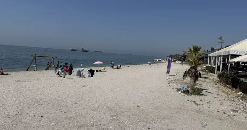 İstanbul’da vatandaşın plaj çilesi: Tuvalet ve kabin yok, ortalık çöplük içinde