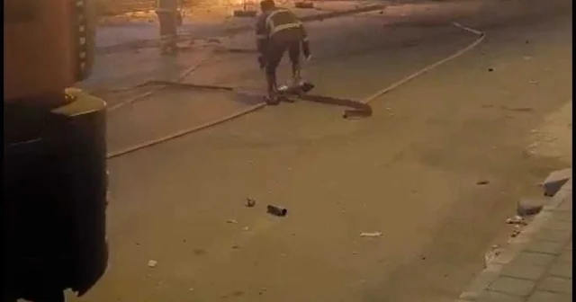 Düğün organizasyon malzemeleri satan iş yerindeki yangında havai fişekler patladı Batman Haberleri