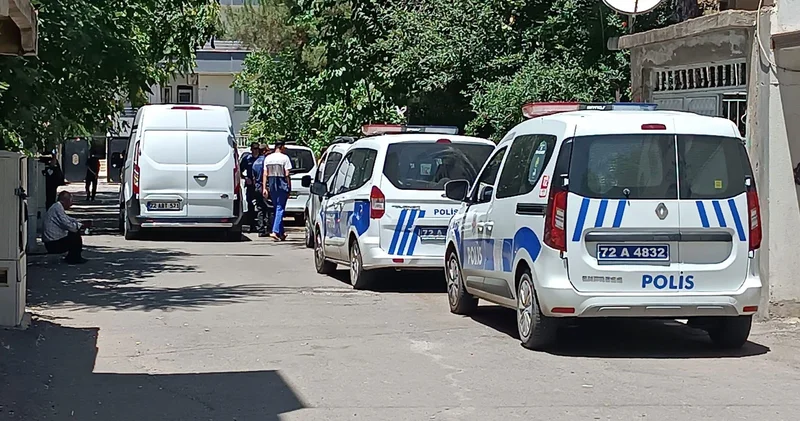 Batman’da erkek vahşeti: Evli olduğu kadını ve 2 kızını bıçakladı