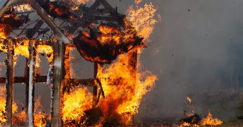 Bihar da Aile Büyücülük Suçlamasıyla Yakıldı