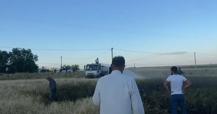 Bitlis te tarla da çıkan yangın korkuttu! Kısa sürede büyük bir facia yaşanmadan söndürüldü