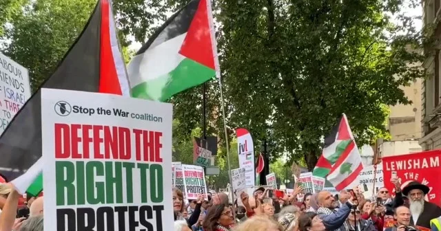 Londra’da Filistin’e destek gösterisi düzenlendi VİDEO İZLE