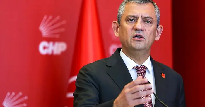 AK Partili belediye başkanıyla ilgili Özel den dikkat çeken iddia! Açıkça o ismi işaret etti: Adam görevde!