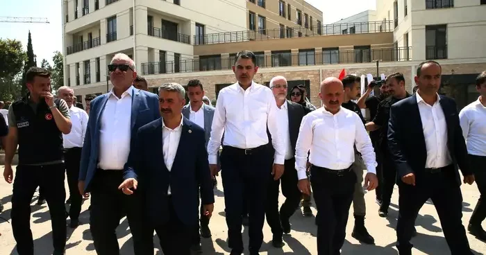 Bakan Murat Kurum, Adıyaman da incelemeler yaptı: Yıl sonuna kalmadan konut teslimleri tamamlanacak