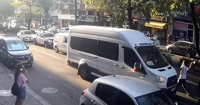 Yol vermeme tartışması nda minibüse nacak ile saldırdı; o anlar kamerada Tekirdağ Haberleri
