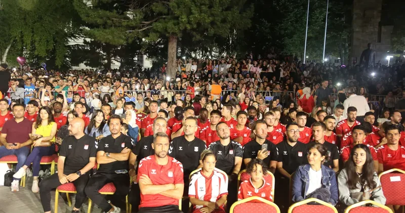 Süper Lig den düşen Anadolu ekibi SMS kampanyası başlattı