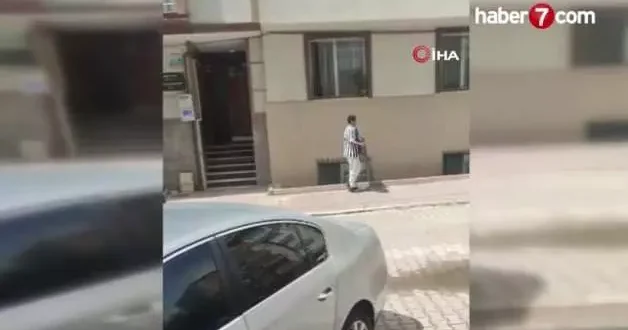 Televizyon hırsızını yakalayıp polise teslim etti